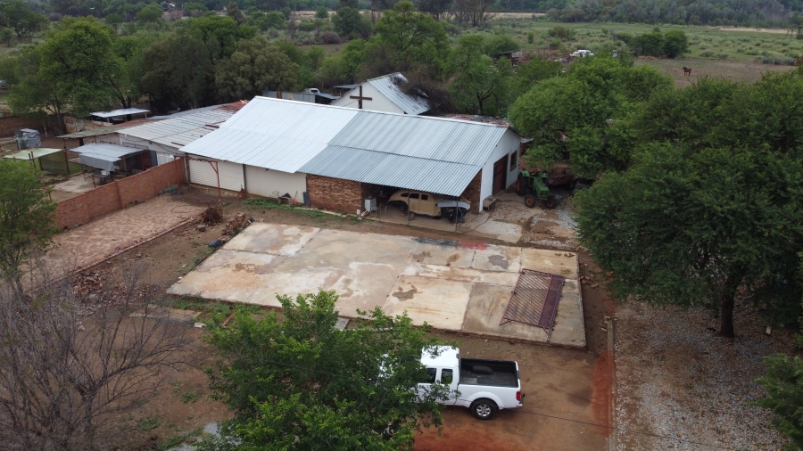 6 Bedroom Property for Sale in Elandsheuwel North West